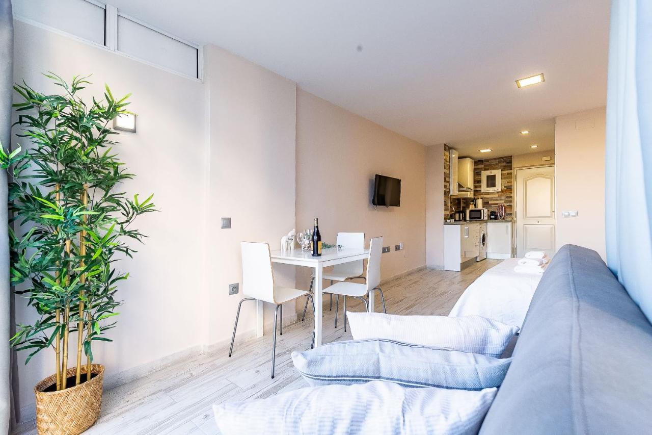 Sun Coast Benalmádena -- Superb studio with 4 pools, gardens&breakfast Exterior foto