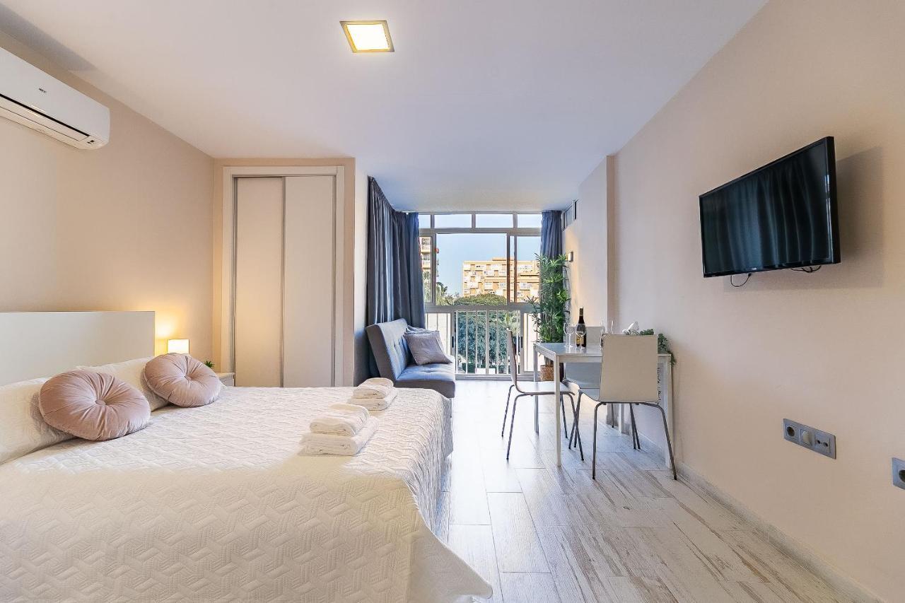 Sun Coast Benalmádena -- Superb studio with 4 pools, gardens&breakfast Exterior foto